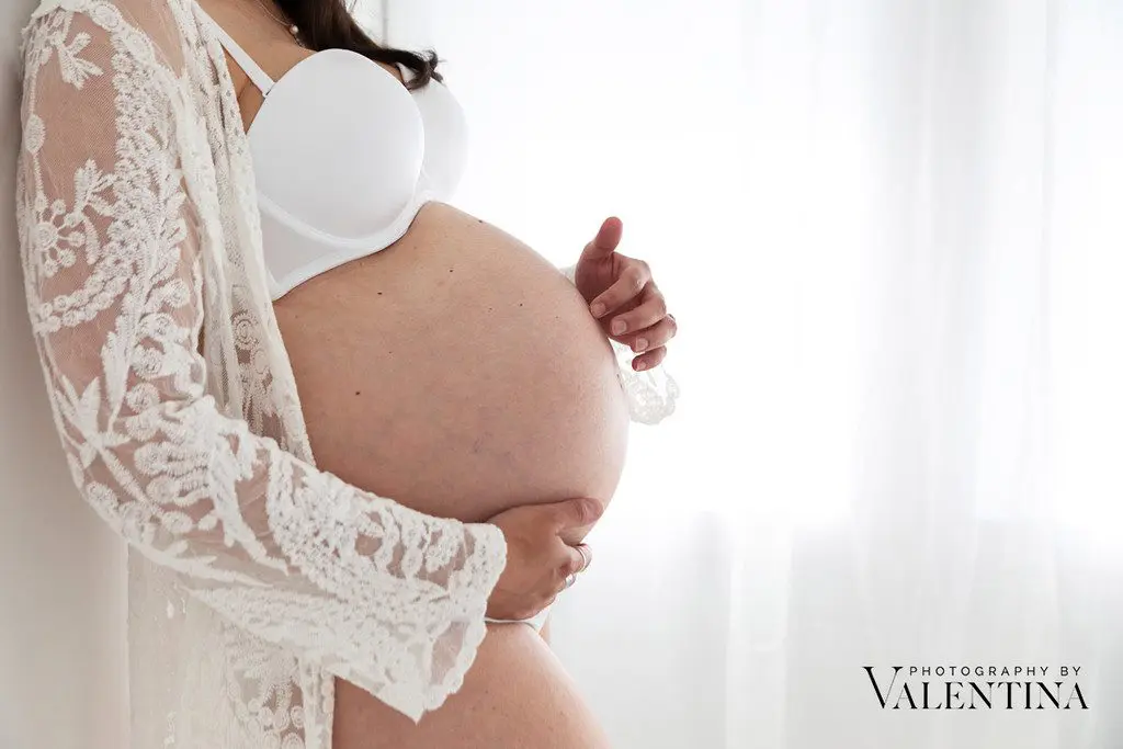 close up image of pregnant belly