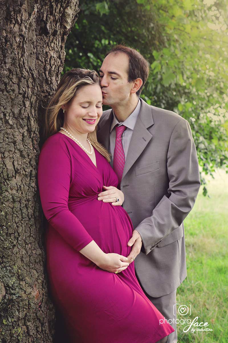 Outdoor couple portrait: maternity photography Clapham