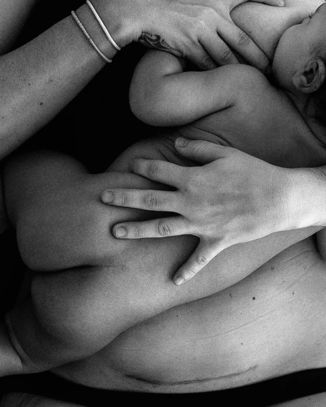 Post-pregnancy body changes are real and it’s okay if you’re not feeling like yourself right away.

Your body has done something incredible. It’s carried life, endured change, and deserves so much more than criticism. It deserves care. Patience. Kindness.

The stretch marks. The softness. The shifts in shape. They’re not flaws, they’re part of your story.

Let this be your reminder: You don’t need to bounce back. You don’t need to be “done” healing. You just need to meet yourself with compassion.
Tag a fellow mum who might need to hear this today. 🤍

#postpartumbody #realmotherhood #motherhoodphotography #empoweredmotherhood #bodyafterbaby #bekindtoyou #londonphotographer